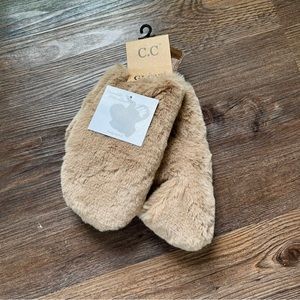 NWT Convertible Mittens Gloves CC exclusives